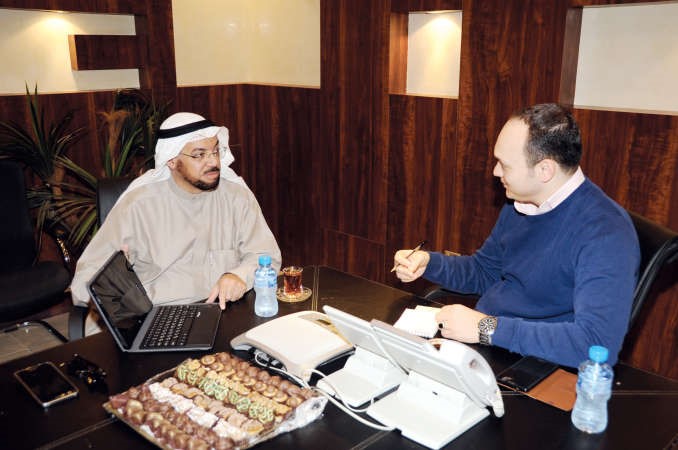عبدالله الاصبحي متحدثا لرئيس قسم الموقع الالكتروني الزميل علي محمد هاني الشمري