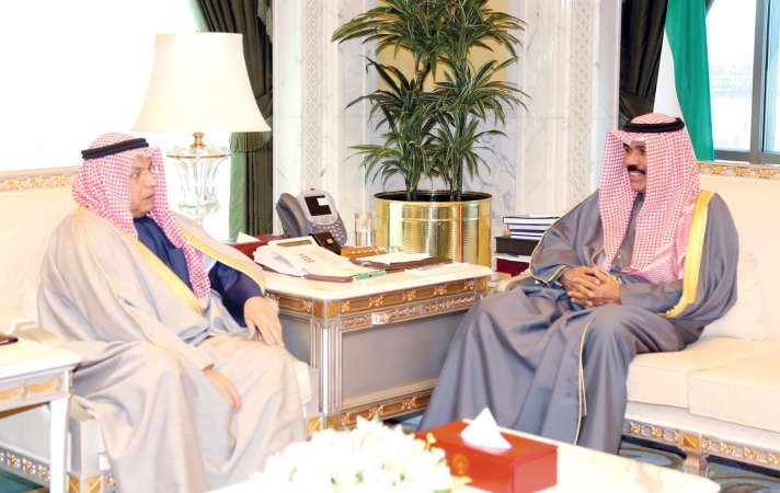 سمو ولي العهد الشيخ نواف الاحمد مستقبلا الشيخ خالد الجراح 