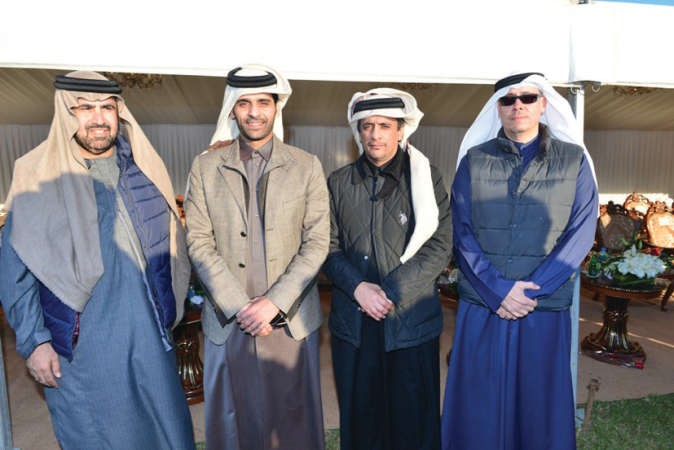 الشيخ محمد بن عبدالله ال ثاني متوسطا مجبل الايوب ودحمد النعيمي والسفير الاماراتي رحمة الزعابي﻿