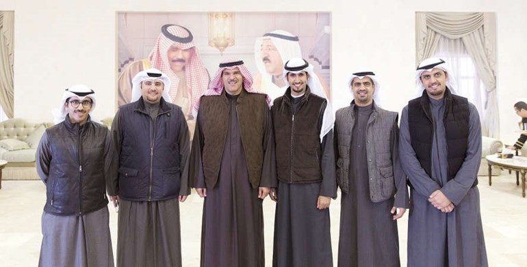 فريق العلاقات العامة في بيتك مع وزير الاعلام ﻿