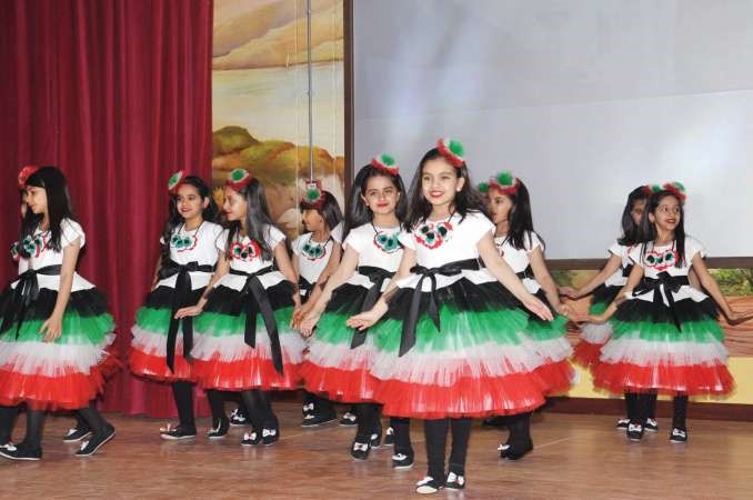 زهرات شاركن في فقرات الملتقى﻿