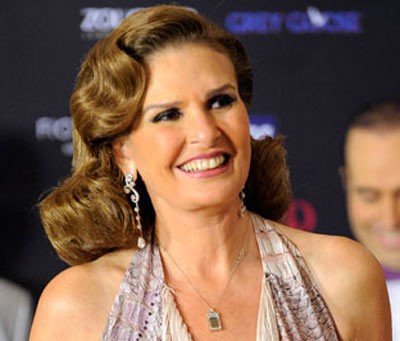الفنانة يسرا