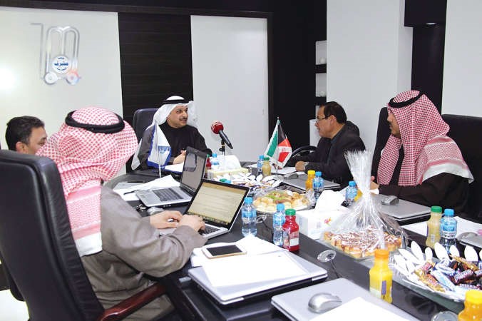 عبدالرحمن القديري متحدثا خلال المؤتمر الصحافي﻿