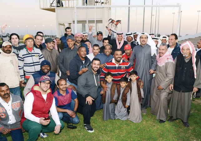 الشيخ عبدالله السلمان والشيخ صباح المبارك وفرحة الفوز وسط جمهور النشاما 