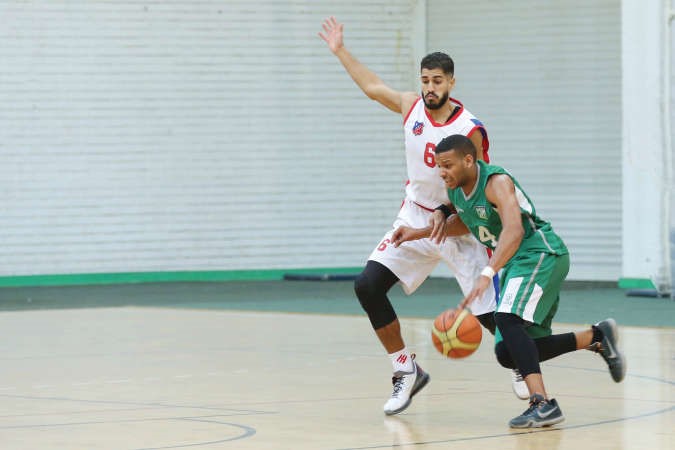 لاعب الكويت
حسين الخباز
يوقف لاعب العربي
يوسف بورحمة
في لقاء سابق