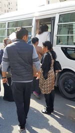 جانب من العمالة التي تم ضبطها ﻿