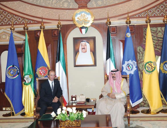 سمو نائب الامير وولي العهد الشيخ نواف الاحمد مستقبلا وزير الداخلية المغربي﻿