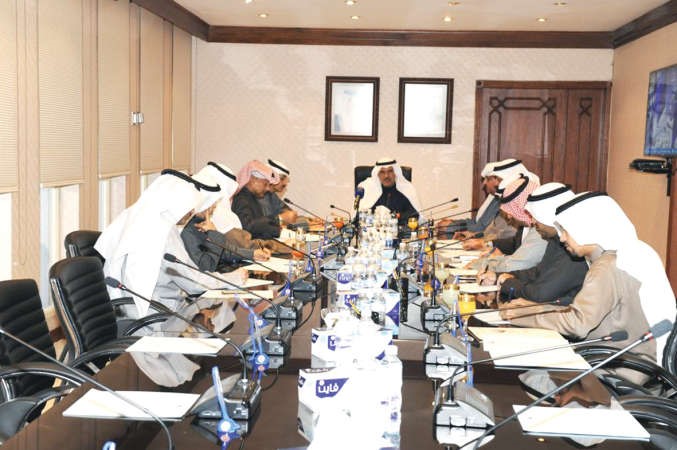 الشيخ سلمان الحمود خلال لقائه رئيس لجنة التوعية للحد من الهدر وترشيد الانفاق ﻿