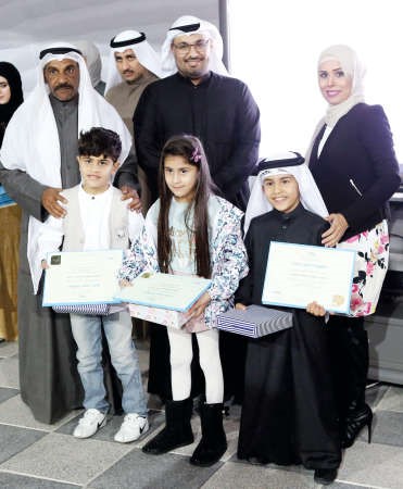 35 طالباً وطالبة شاركوا في المعسكر الربيعي لمركز صباح الأحمد للموهبة والإبداع