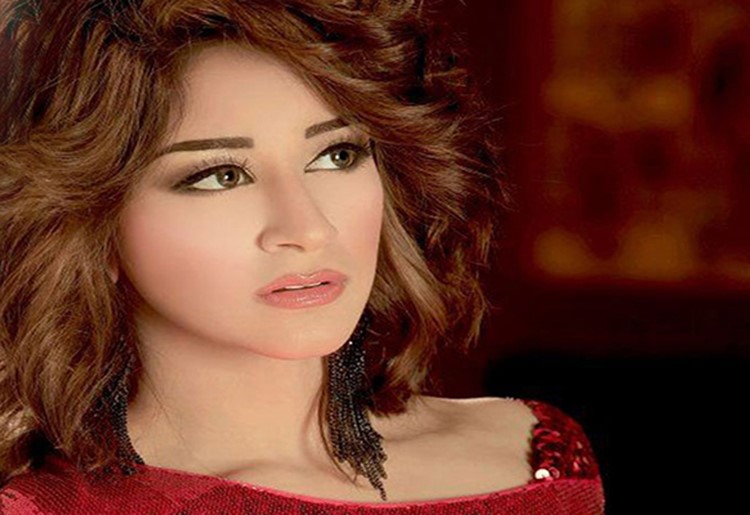 أسيل عمران تعبر عن عشقها للأكل بصورة طريفة
