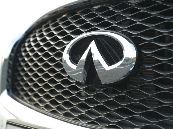 إنفينيتي Q70 .. مفعمة بالقوة والفخامة