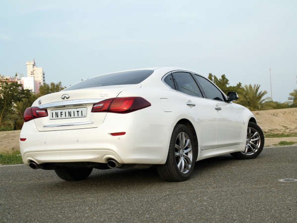 إنفينيتي Q70 .. مفعمة بالقوة والفخامة