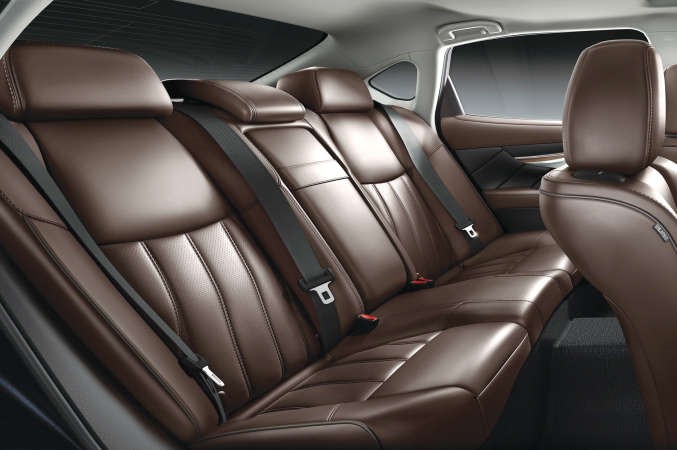 إنفينيتي Q70 .. مفعمة بالقوة والفخامة