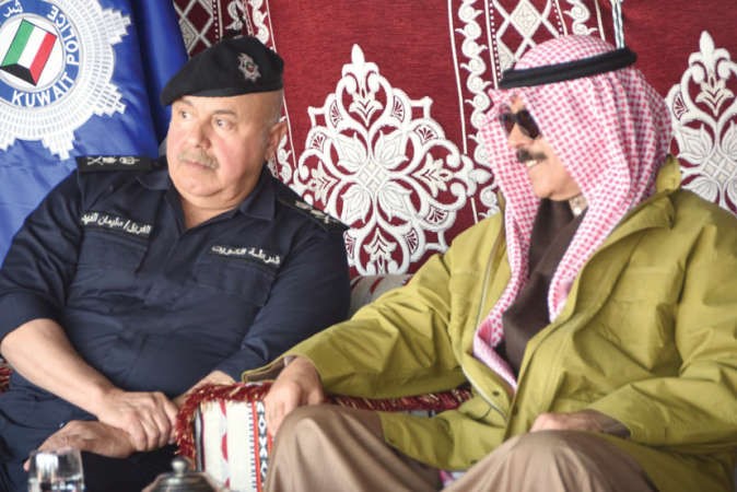 الشيخ محمد الخالد ووكيل وزارة الداخلية الفريق سليمان الفهد في حديث جانبي﻿