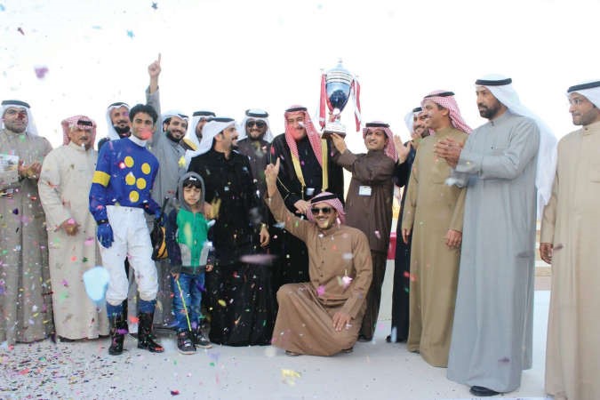 الشيخ فيصل الحمود والشيخ احمد المنصور يشاركان الشلاحي الفرحة 