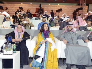  نائب وزير شؤون الديوان الاميري الشيخ علي الجراح والشيخة سارة فهد الصباح خلال مهرجان الكويت الدولي الخامس للجواد العربي 