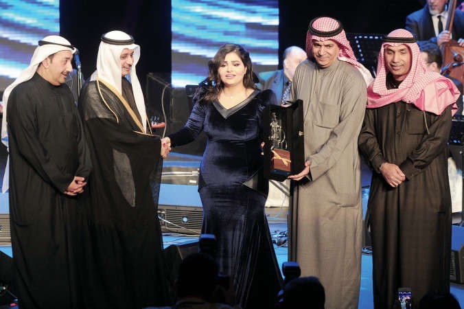 اليوحة والدويش والعسعوسي والمسعود اثناء تكريم وعد البحري﻿