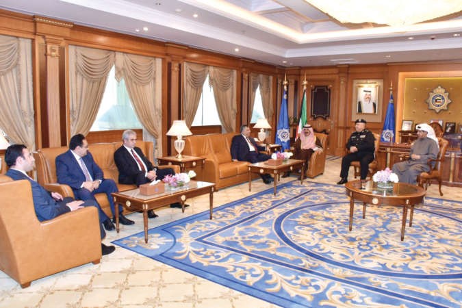  الشيخ محمد الخالد مستقبلا اللواء خالد محمود فوزي والوفد الامني المرافق له﻿