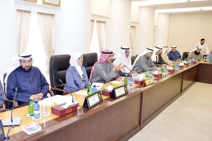 رئيس مجلس الامة مرزوق الغانم مترئسا الاجتماع مع وزارة التخطيط﻿