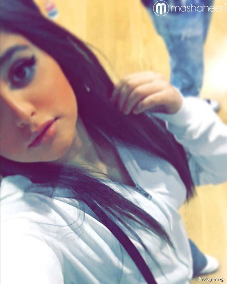 شاهد.. حلا الترك مستاءة بسبب صورة زفافها