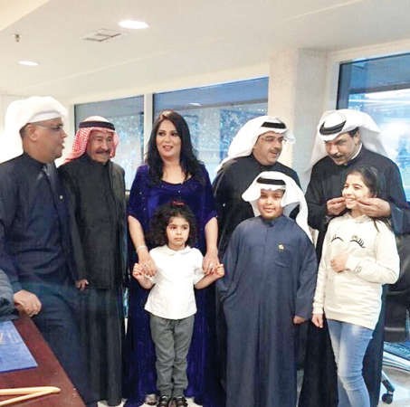 المسباح مع عبدالكريم عبدالقادر وعبدالله الرويشد ونبيل شعيل ونوال الكويتية في كواليس حفل افتتاح ستاد جابر