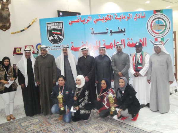 رئيس نادي الرماية دعيج العتيبي والاعضاء والهزيم مع الفائزات 