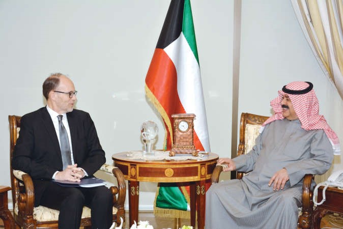 خالد الجارالله مستقبلا السفير الاميركي دوغلاس سيليمان 