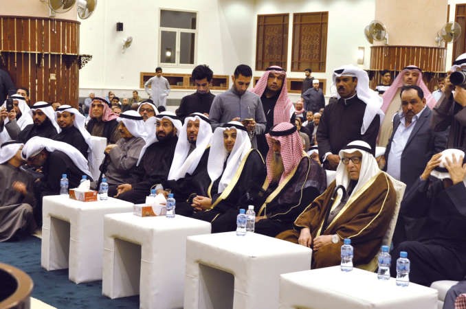يعقوب الصانع ودعلي العمير ودعبدالله المعتوق واحمد القطان وعيسى العثمان في مقدمة الحضور ﻿