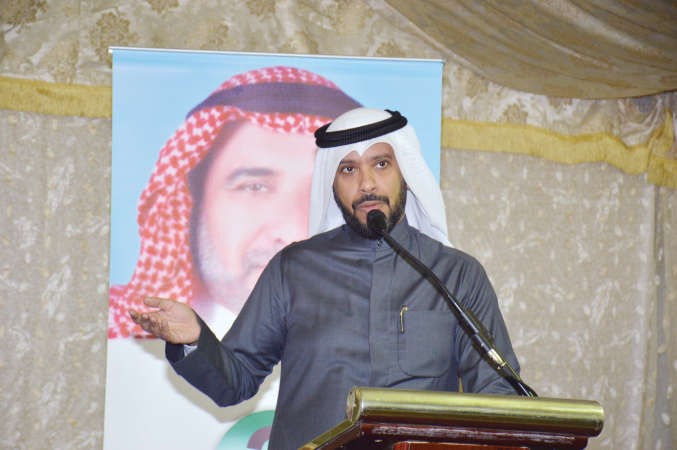 نواف الفزيع متحدثا 