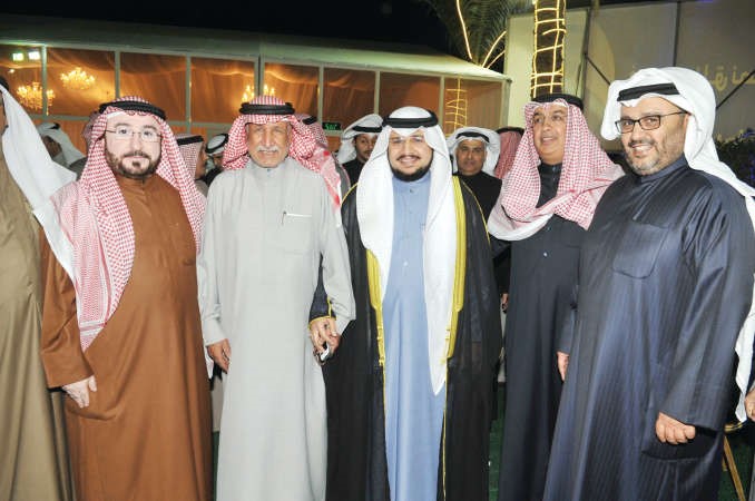 فهد الشريعان والنائب الاسبق احمد الشريعان مع بعض الحضور قاسم باشا