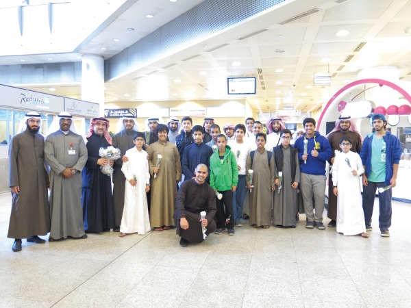 الوفد في مطار الكويت بعد العودة