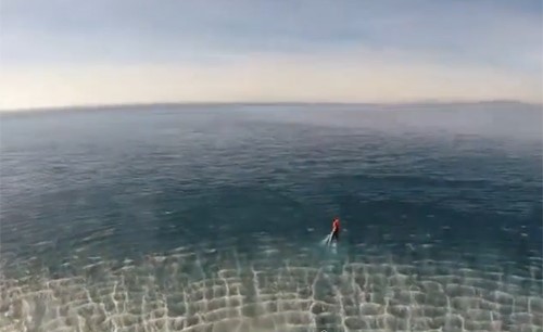 بالفيديو.. لحظة إنقاذ لاجئ سوري بعد غرق كل من معه
