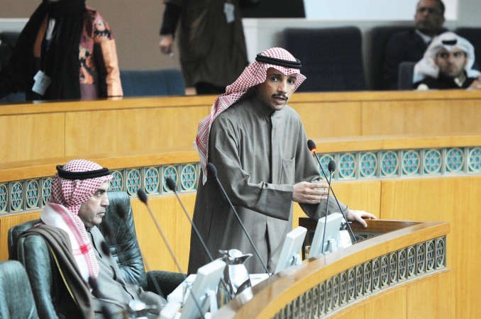 الرئيس مرزوق الغانم متحدثا في الجلسة