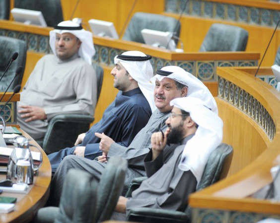 د علي العمير وعيسى الكندري وياسر ابل ود علي العبيدي