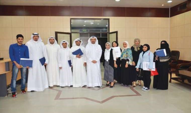 تكريم المشاركين في الدورة بعد اختتامها
