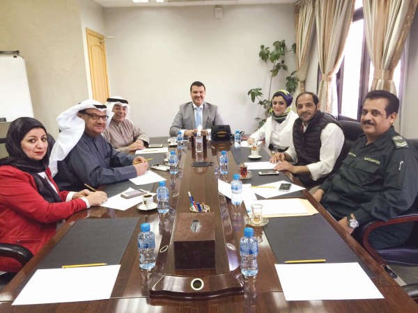 د جمال الحربي خلال الاجتماع