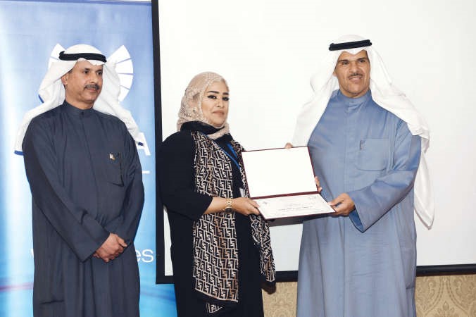الحمود يكرم شيخة العباد التطبيقي﻿