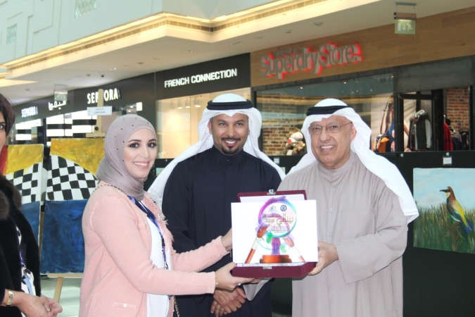 بينالي جامعة الكويت «زيّن» مجمع الأفنيوز بإبداعات طلابه