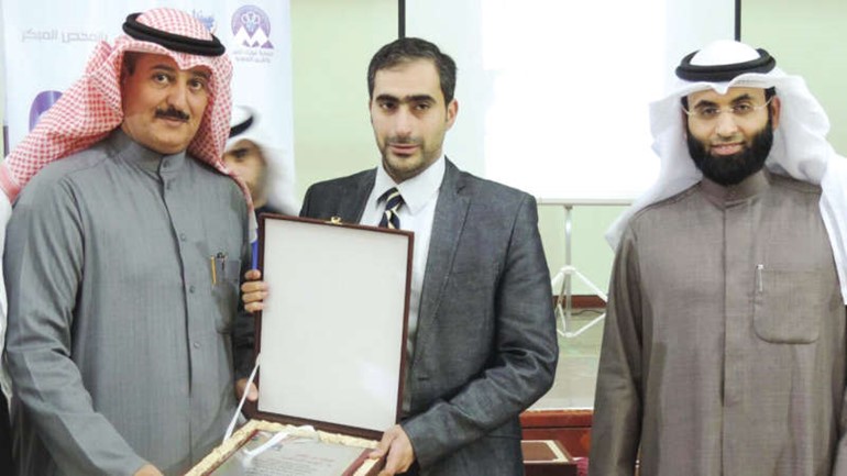 بدر الفزير يكرم دفهد الإبراهيم بحضور فهد الحجيلان﻿