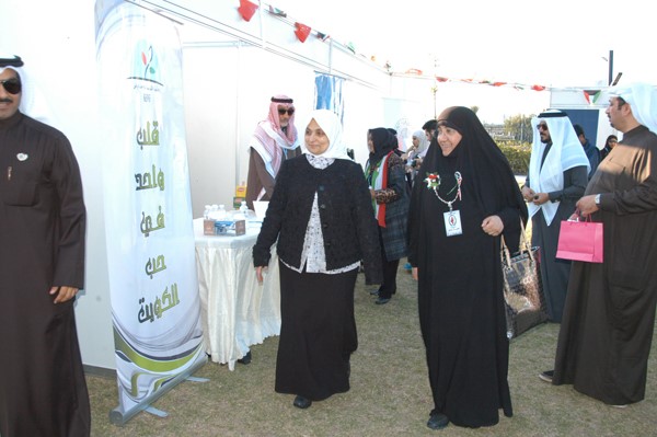 الصبيح تتفقد الاجنحة المشاركة