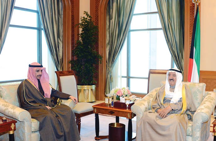 صاحب السمو الامير الشيخ صباح الاحمد مستقبلا رئيس مجلس الامة مرزوق الغانم ﻿