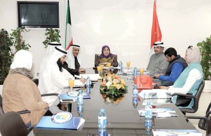 دسعاد عبدالوهاب خلال المؤتمر الصحافي