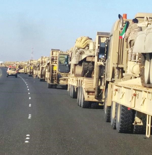 اليات كويتية في طريقها الى حفر الباطن