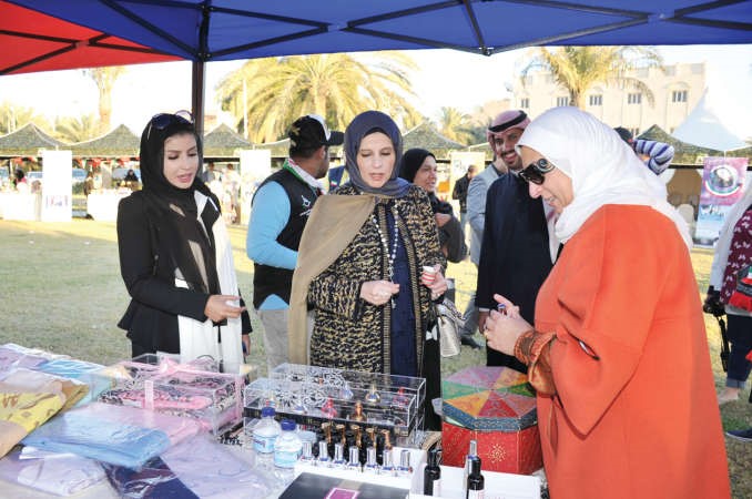 جولة بين الاجنحة المشاركة 	ريليش كومار﻿