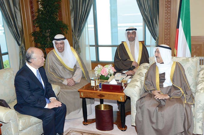 صاحب السمو لدى استقباله مدير عام الوكالة الدولية للطاقة الذرية يوكيا امانو ﻿