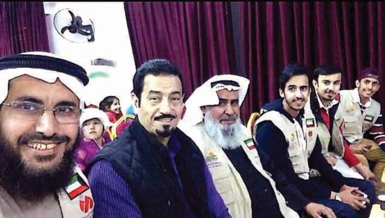 دحمد الدعيج مع اعضاء الفريق