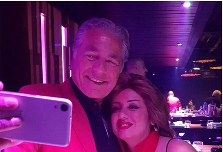 بالصورة.. مصطفى فهمي يحتفل بعيد الحب مع زوجته الجديدة