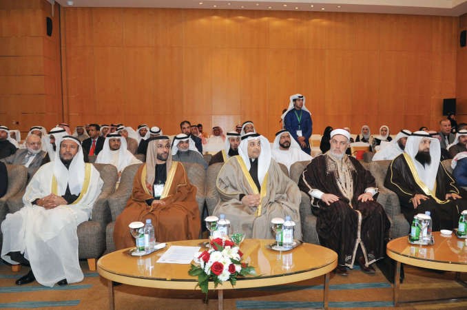 يعقوب الصانع ودابراهيم الصالح في مقدمة الحضور	قاسم باشا﻿