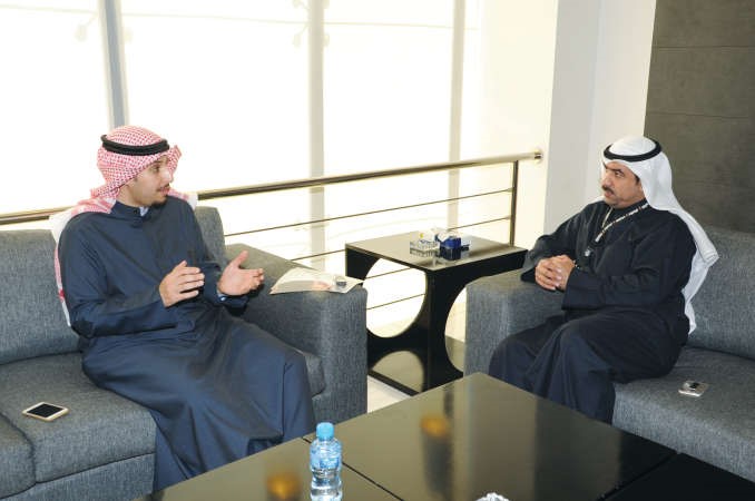 المرشح مزيد المعوشرجي متحدثا للزميل بدر السهيل هاني الشمري