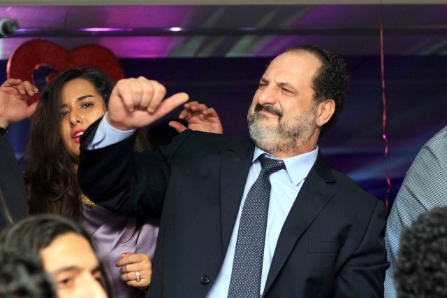 بالصور.. أول ظهور لزوجة خالد الصاوي بعد تجاوز أزمته الصحية